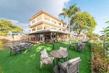 Afro Park Hotel And Health Club