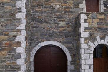 فندق Porto Mani Suites