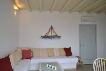 آپارتمان Sea Side Studios & Houses