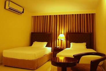 هتل Aristos Boutique & Suites