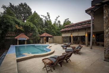 Отель Kings Lodge