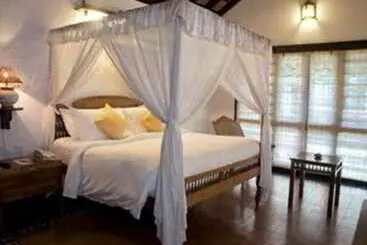 Hotel Punamada Lake Resort