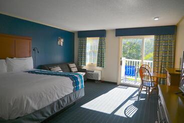 Отель The Lodge At Jackson Village