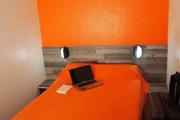 Hotel Kyriad Direct Macon Sud