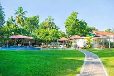 Hotelli Sanmira Renaissance