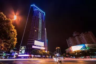 Bailing International Hotel And Apartment