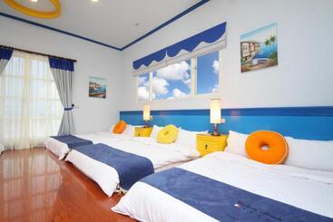 تختخواب و صبحانه Avica Homestay