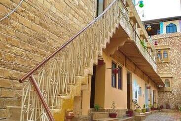 Hotel Sandstone Villa