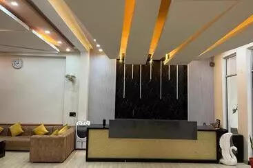 Hôtel Jb Square Resort And Lawn