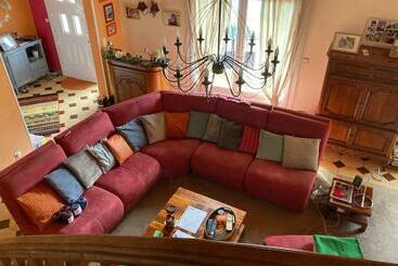 مبيت وإفطار Famille Gomez