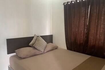 Hotel Express O 91662 Kost Rumah Kaca