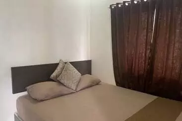 Hotel Express O 91662 Kost Rumah Kaca