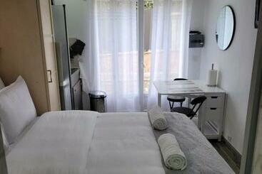 Pensionat Studio 1 à La Trinité Proche De Nice, Monaco Et L Italie