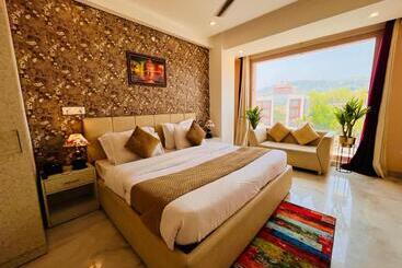 בית מלון כפרי The Spring Inn, Haridwar   A Four Star Luxury