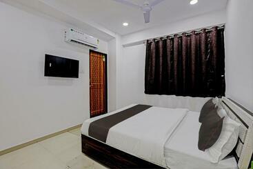 Oyo Flagship Hotel Blueberry Rooms