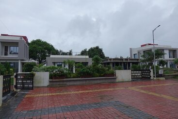 Hotel Chandan Van Club And Resort   Navsari