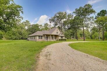 Cottage Airy Dayton Vacation Home W/ Deck + Private Yard!