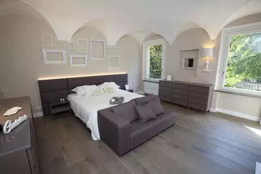 آپارتمان‌های توریست‌ها Emilia Suite Park