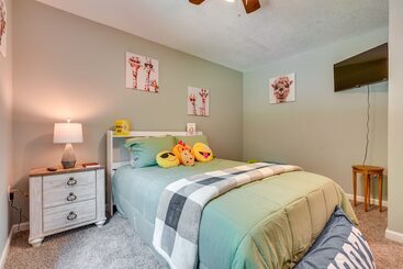 茅舍 Outdoor Entertainment Areas: Family Ohio Getaway