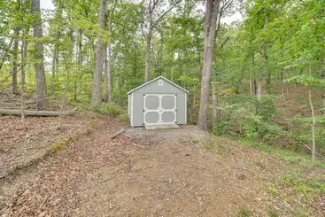 Mökkimajoitus Cozy Home In Star Tannery W/ Private Backyard!