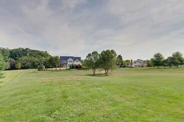 کلبه Hummelstown Hideaway W/ Game Room & Large Yard!