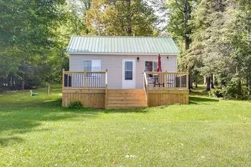 コテージ Lakefront Marenisco Cabin W/ Private Dock!