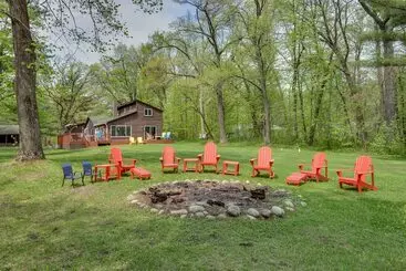 Mökkimajoitus Minnesota Cabin W/ Deck & Private Beach