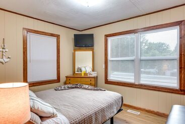 별장 Multi Level Bonneau Cabin: Walk To Lake!