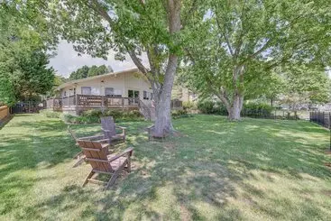 Mökkimajoitus Pet Friendly Lake Norman Home With Boat Dock!