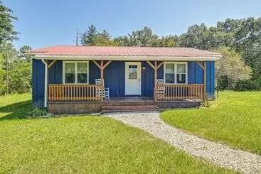 Mökkimajoitus Secluded Campton Cabin W/ Views & Cozy Fireplace!