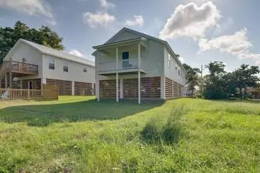 Mökkimajoitus Sunny Gulfport Vacation Rental: Walk To Beaches!