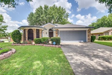Hus på landet Charming Fort Worth Home   12 Mi To Downtown!