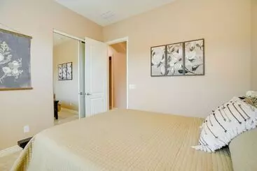 コテージ Goodyear Oasis W/ Private Pool & Hot Tub!