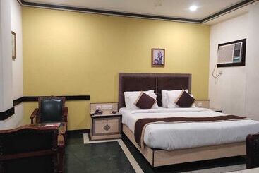 فندق Melrose Inn