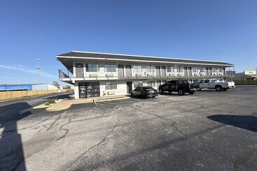 مُتل Super 7 Inn