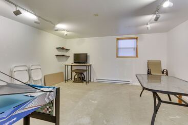 コテージ Pet Friendly Lackawaxen Home W/ Gas Grill!