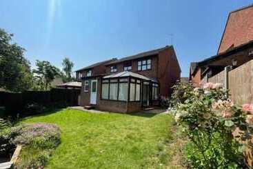 Résidence hôtelière Spacious 4 Bed Home In Milton Keynes  Free Parking