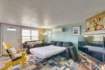 Deck & Grill: Sunny Cottage In Crystal Beach!