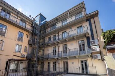 هتل آپارتمان Italianway   The B Village Standard