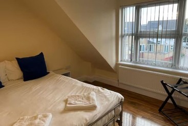 Пансион Relaxing Airport Rooms