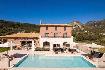 Majatalo Reveli Suites