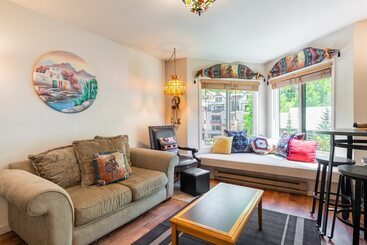 별장 Viking Lodge 319 By Avantstay Great Ski Access W/ Communal Pool & Hot Tub