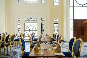 هتل Falettis Grand Bahawalpur