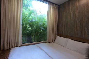 Отель Out Of Box Living