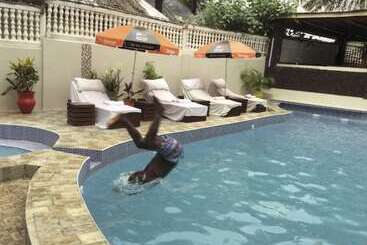 فندق Tariq S Resort And Restaurant