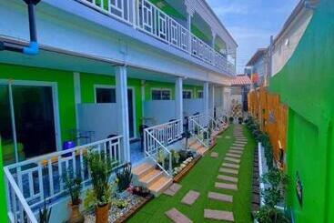 Bed and Breakfast Baan Tipsukon