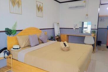 Bed & Breakfast Baan Tipsukon
