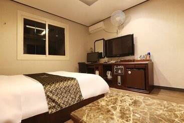 מוטל Daejeon Yongjeon J