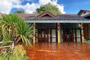 ホテル บ้านพักสิริ มุกดาหาร