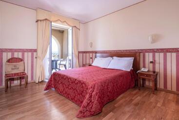 فندق Holiday Sul Lago